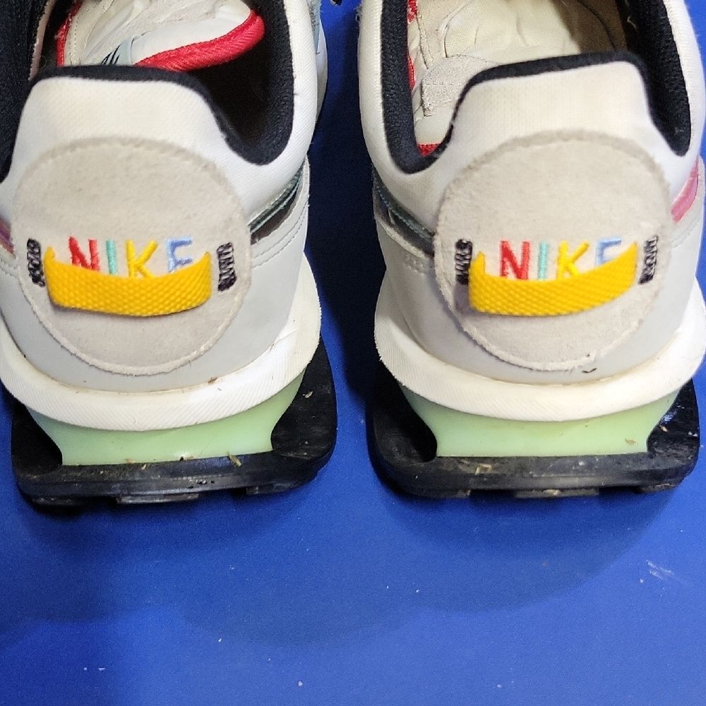 Mens 11 Nike Air Max Pre Day White and Red Air Max with Mint Accents. Great. - Picture 4 of 6